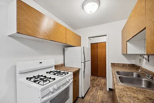 1776 St. Clair Ave Photo 1