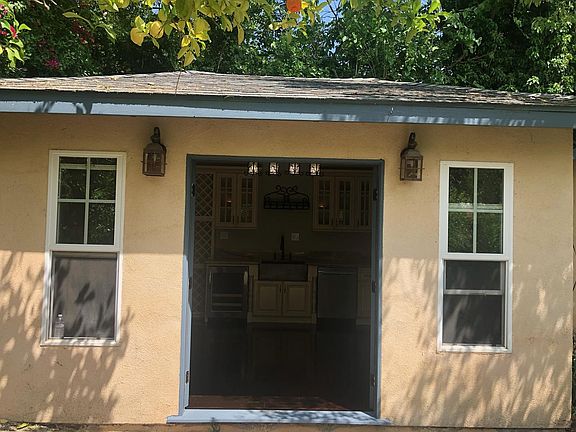 4th image of 415 W Loma Alta Dr