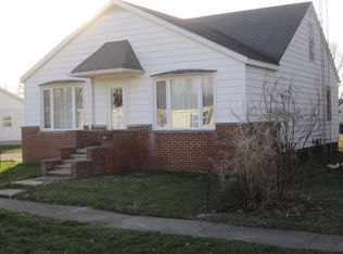809 Central Ave, Tilton, IL 61833