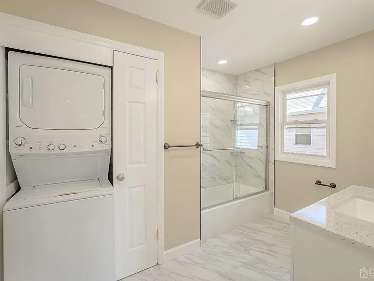 49 Riva Ave #2 — Photo 8