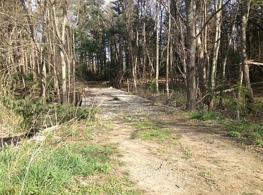 1st image of 1 Meadowbrook Dr