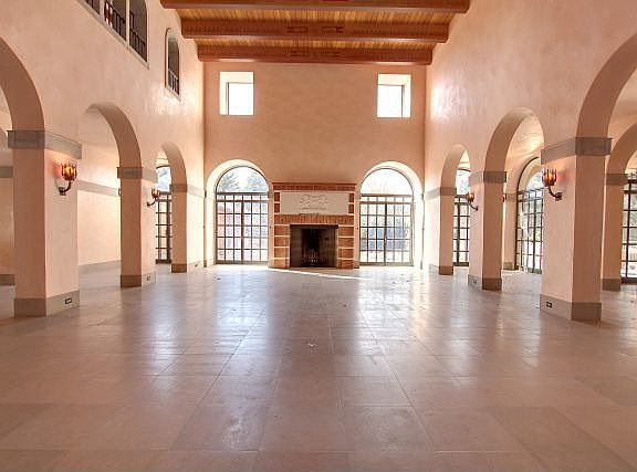 4th image of 7 Polo Club Ln