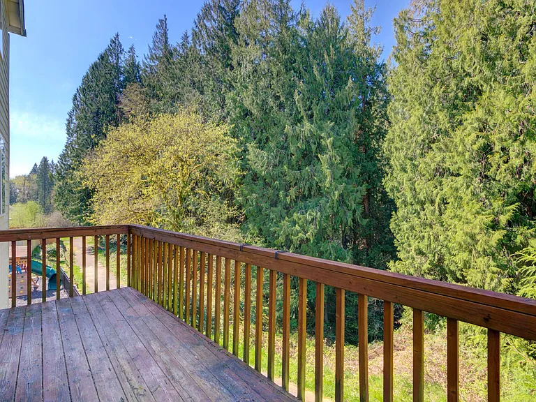 315 S 34th Pl — Photo 6