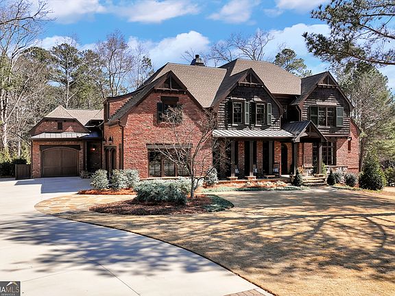 2nd image of 902 Little Darby Ln