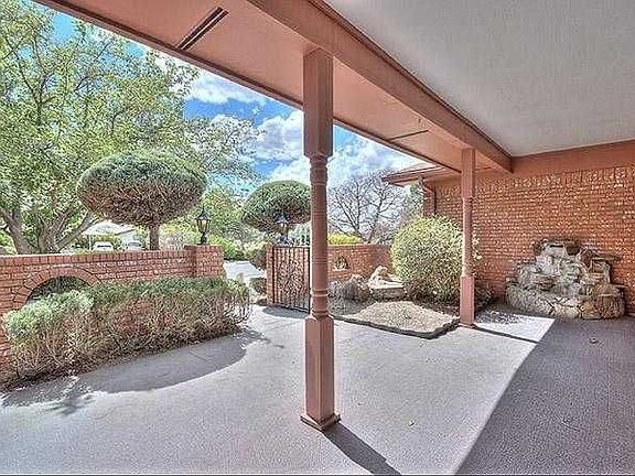 3rd image of 7925 Academy Trl NE