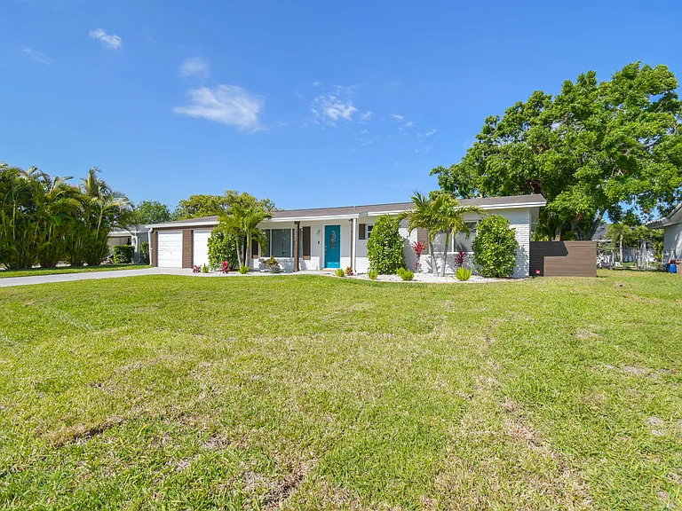 3922 Fontainebleau Dr — Photo 4