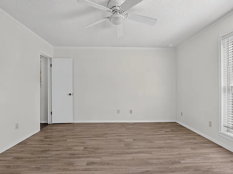 1024 Washington St — Photo 27