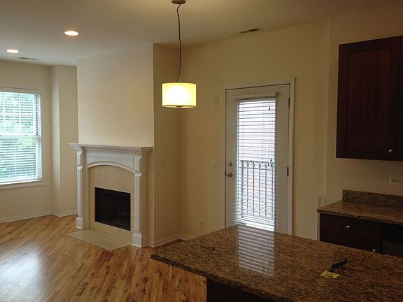 5th image of 1522-28 W Greenleaf Ave Unit 2W