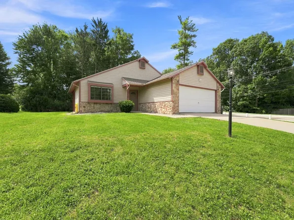 2710 Covington Pines Pl, Fort Wayne, IN 46804