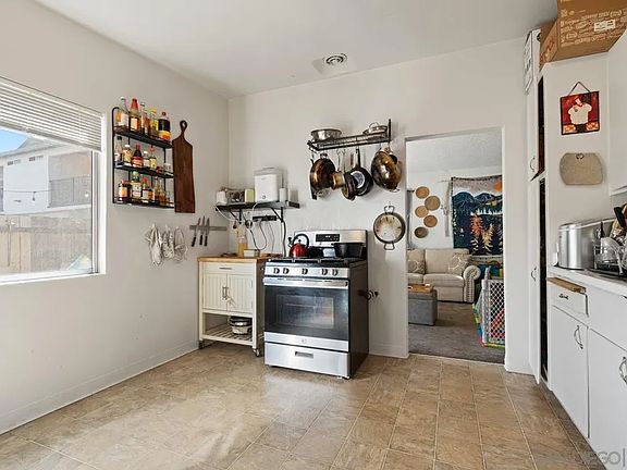 2nd image of 2636-38 Hornblend St #2638