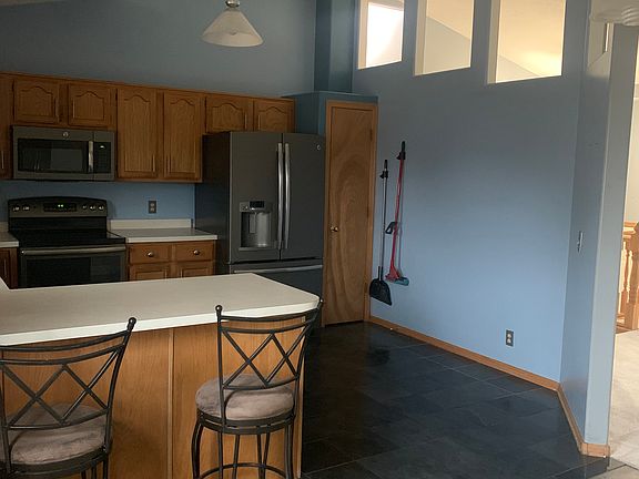 4th image of 815 Mary Ct