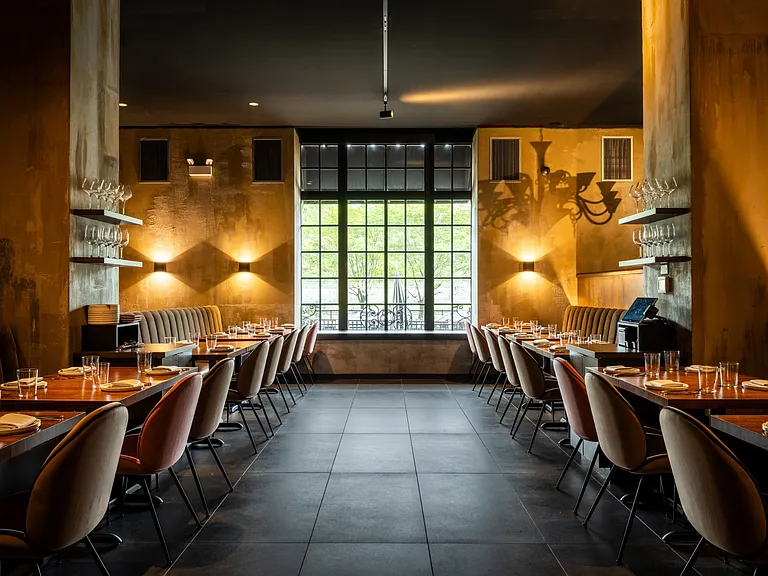 S.K.Y. Restaurant and Bar inside The Belden Stratford in Lincoln Park, Chicago 60614