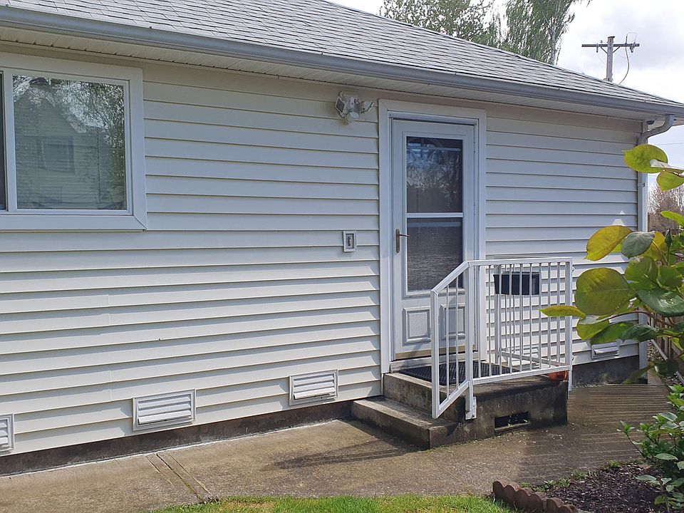 1st image of 2-11695 SW Greenburg Rd #2
