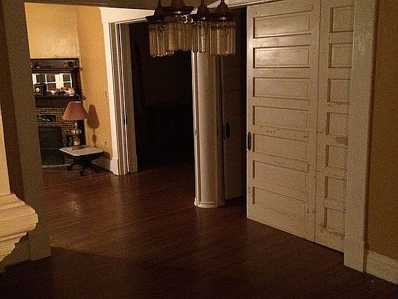 2nd image of 733 W 3rd Ave