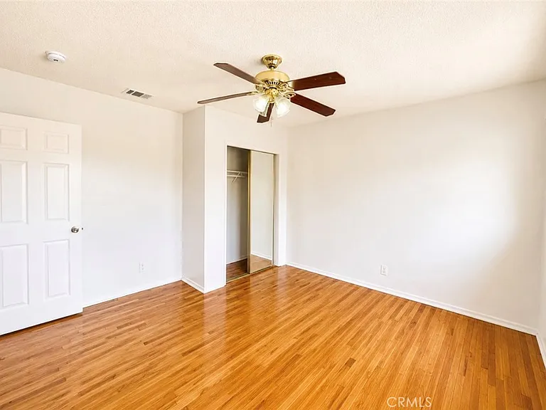 1372 W 36th St #4 — Photo 16
