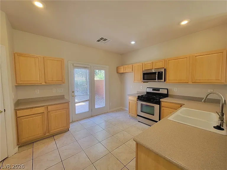 8458 Pico Rivera Ave — Photo 6