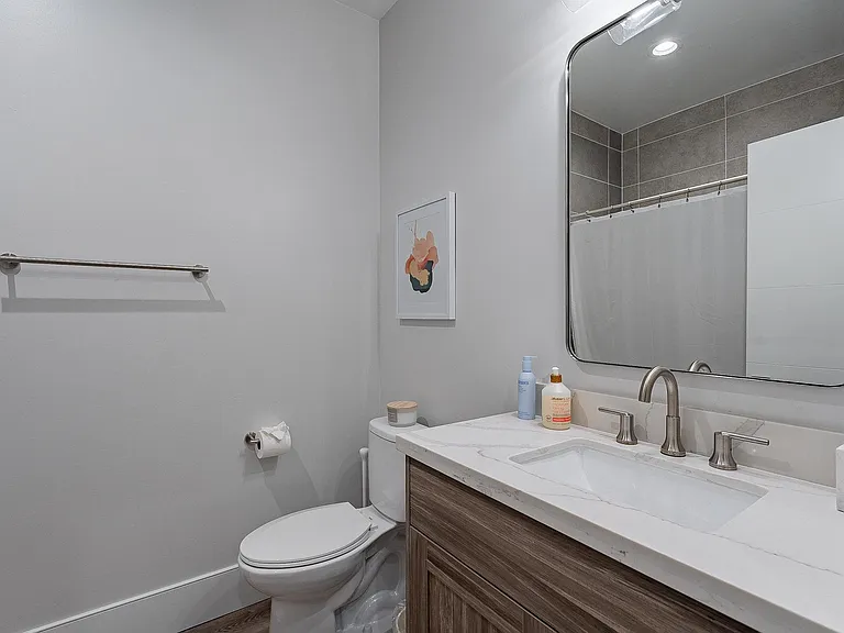 165 E Hearne Way — Photo 9