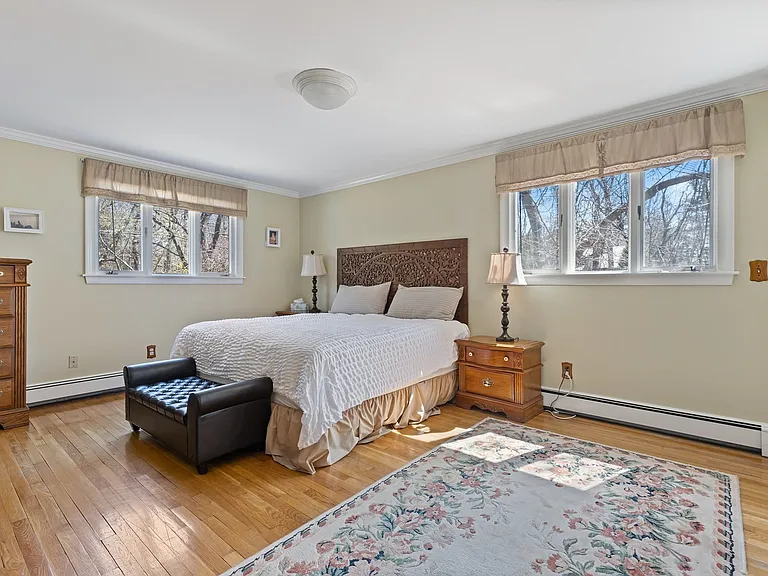10 Stonewood Dr — Photo 14