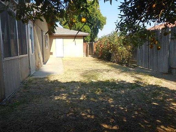 4105 Charter Oaks Ave Bakersfield CA