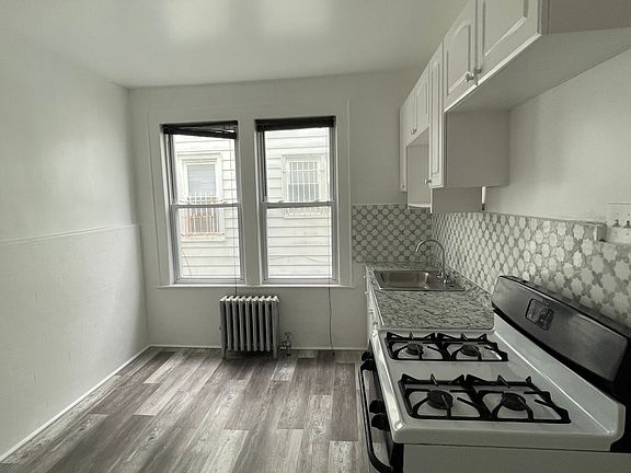 2nd image of 305-307 Kerrigan Blvd #1L