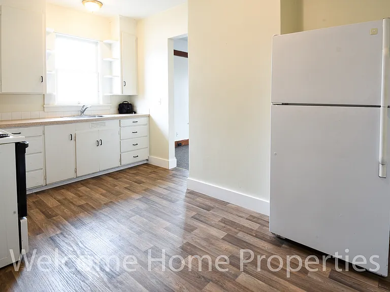 329 S 3rd Ave — Photo 1