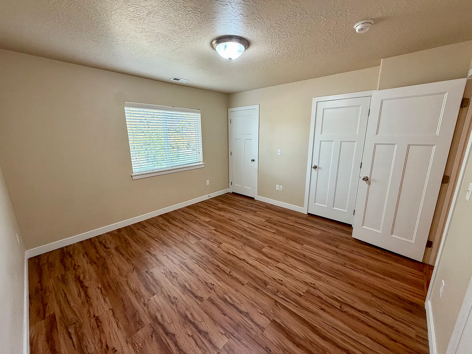 3 bed, 2.5 bath, 1516 sqft, $2,300 — Photo 4