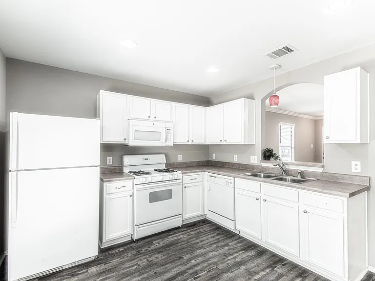 180 Onyx Lake Dr — Photo 11