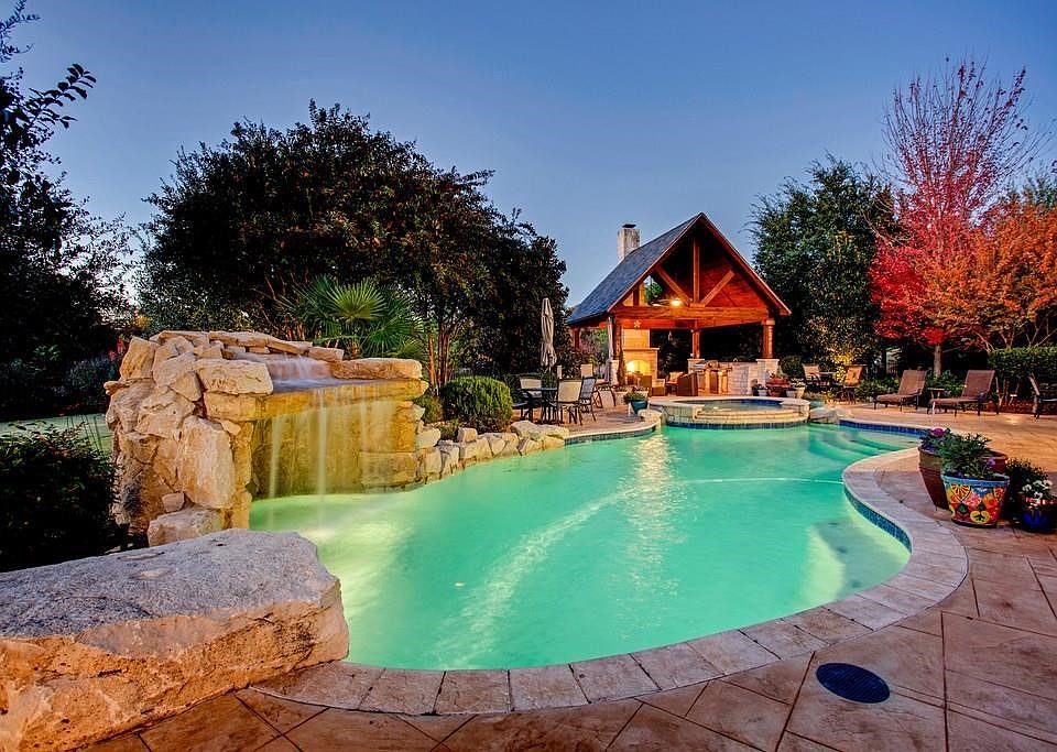 1st image of 4005 Chimney Rock Dr