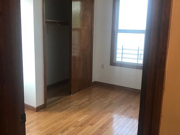 3rd image of 9209 222nd St