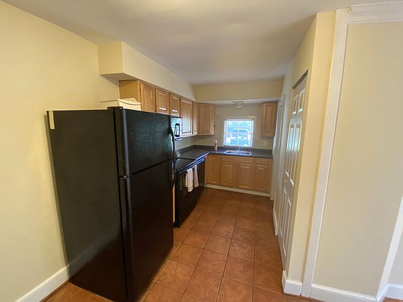 4th image of 37 E Shirley Ave #37