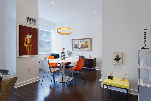 Sold by A & I Broadway | media 21