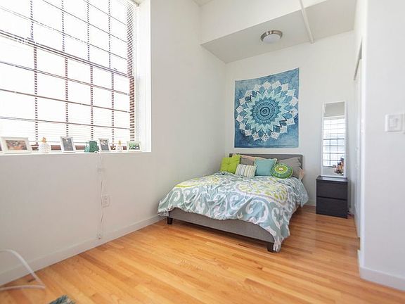 4th image of 4 Leverington Ave Unit 201