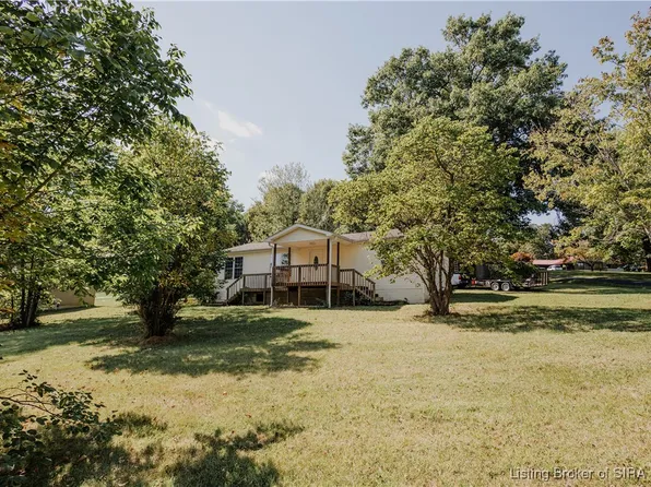 1188 N Renee Court, Pekin, IN 47165