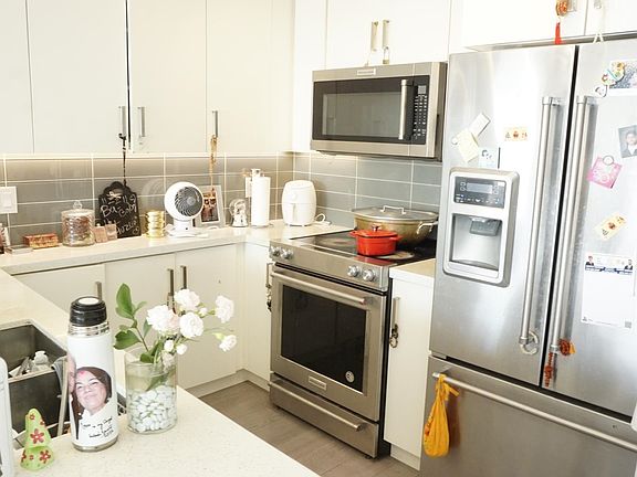 3rd image of 11967 80th Ave #3401
