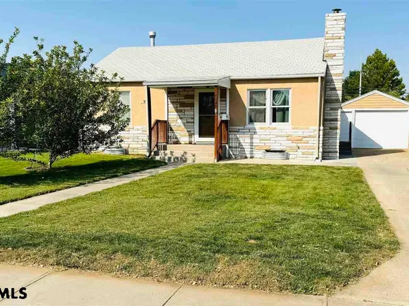 1540 R St, Gering, NE 69341