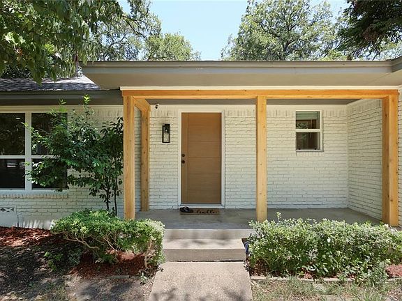 4th image of 3086 Coombs Creek Dr
