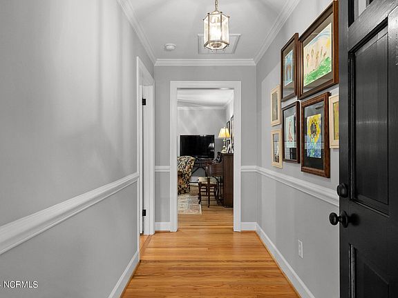 4th image of 1922 Clarksville Drive