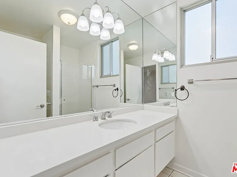 1134 Alta Loma Rd #216 — Photo 11