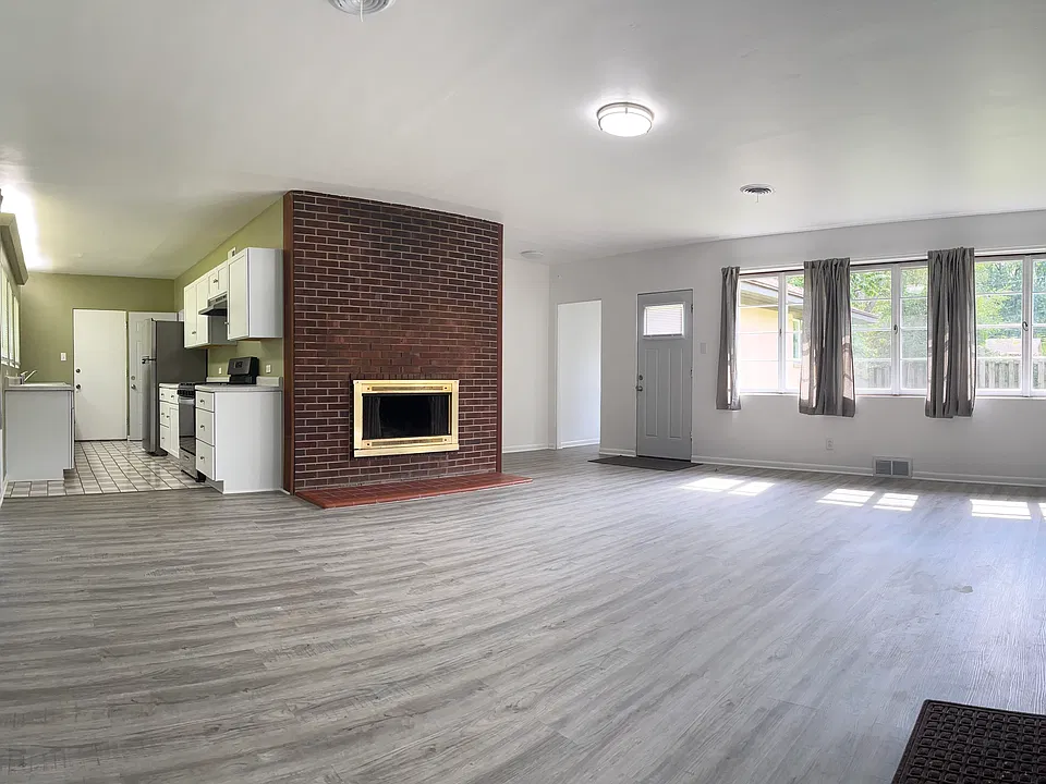 613 Haines Blvd
