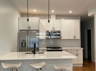 82 Chelsea St #2, Boston, MA 02128