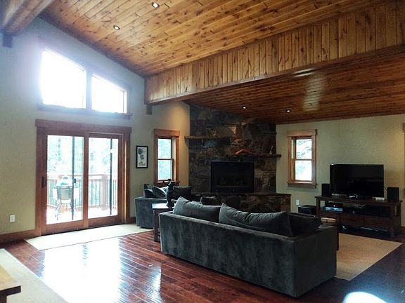 3rd image of 12385 Sierra Dr E
