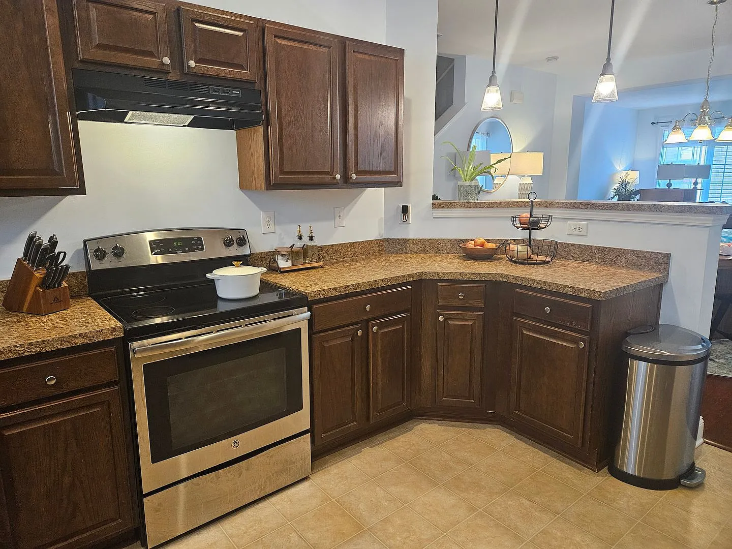 End Unit Townhome! — Photo 4