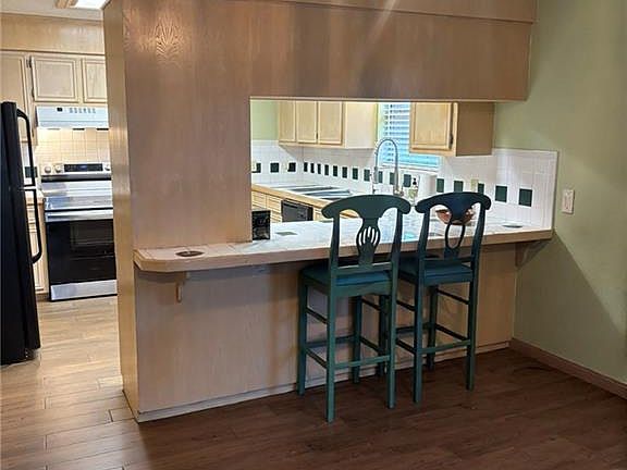 5th image of 800 Colorado Ct