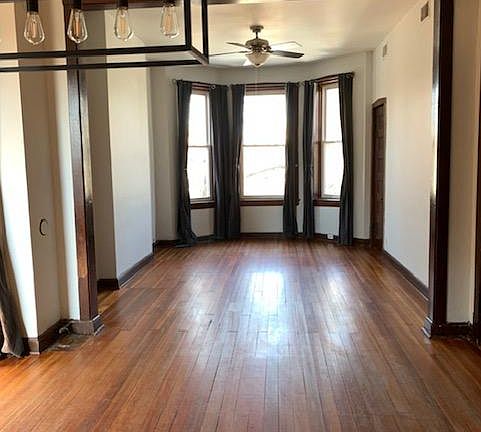 4th image of 2341 W Dickens Ave
