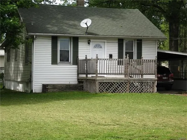 2827 E 24th St, Granite City, IL 62040