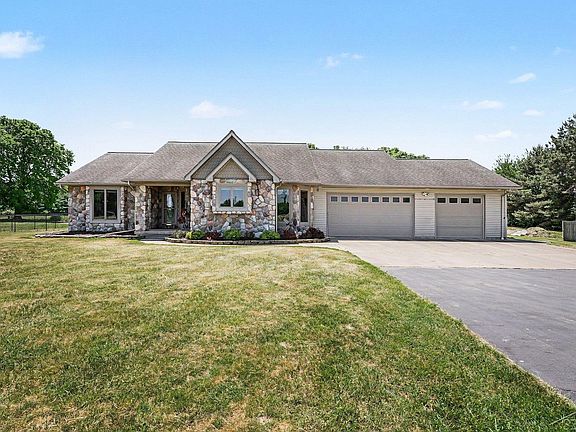 2nd image of 2768 E Birch Run Rd