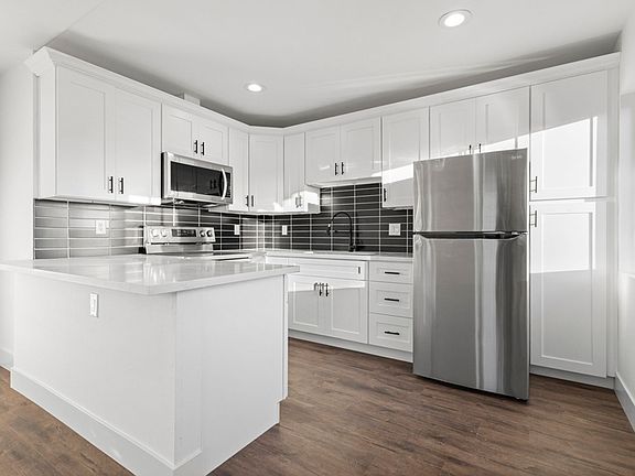2nd image of 3517-3525 Louisiana St #3517