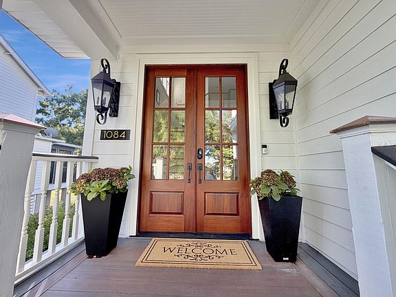 5th image of 1084 Rivershore Rd
