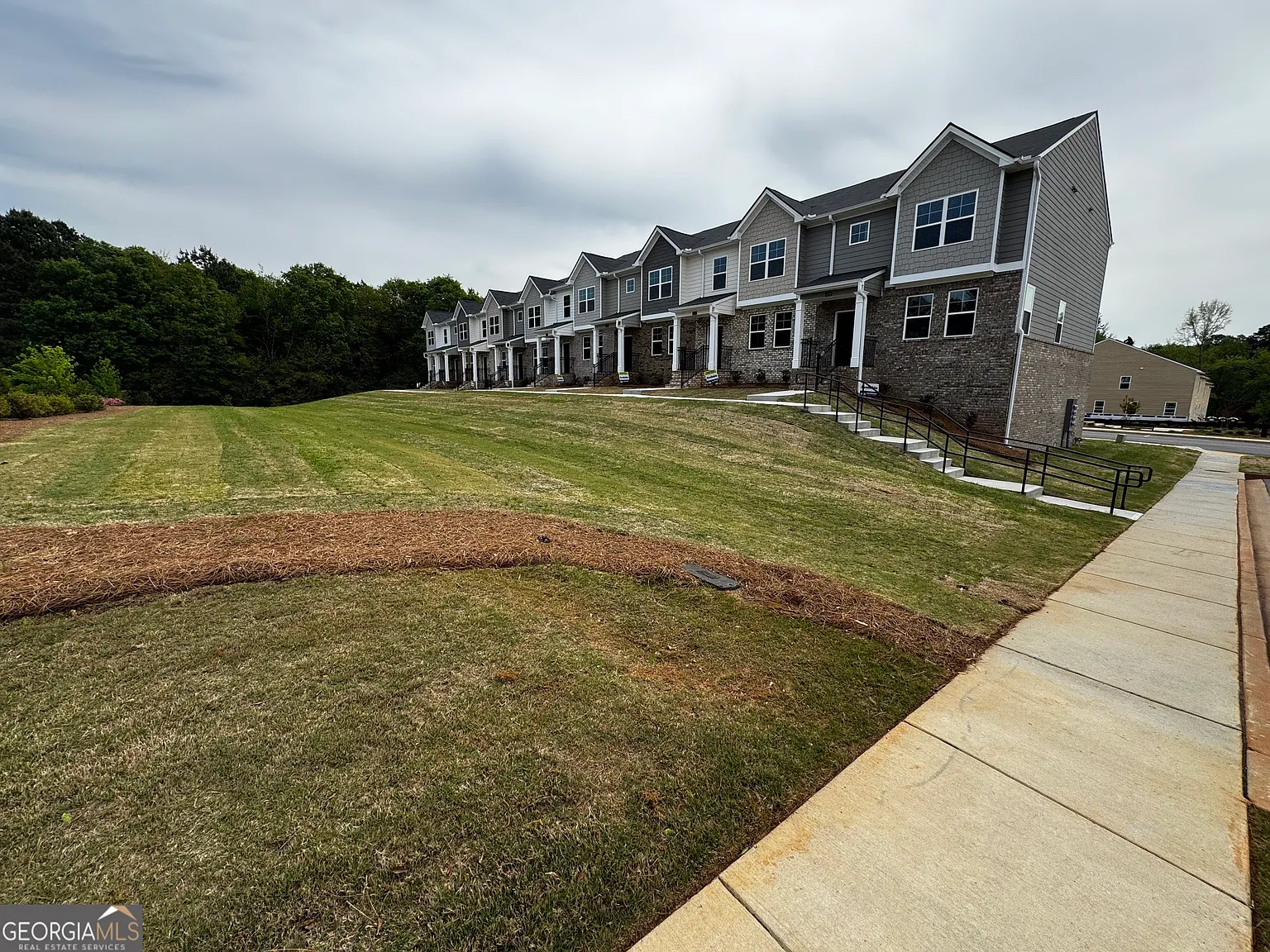 1009 Cades Walk #146 photo 1