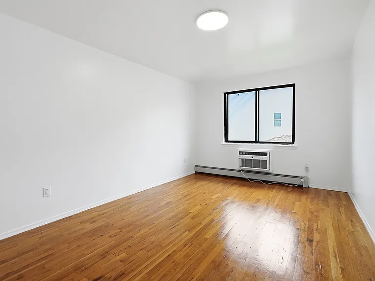 4306 Parsons Blvd #2 — Photo 11